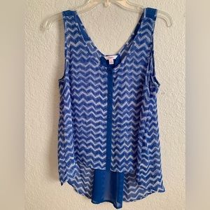Candie’s sleeveless shirt. Like new, excellent condition.